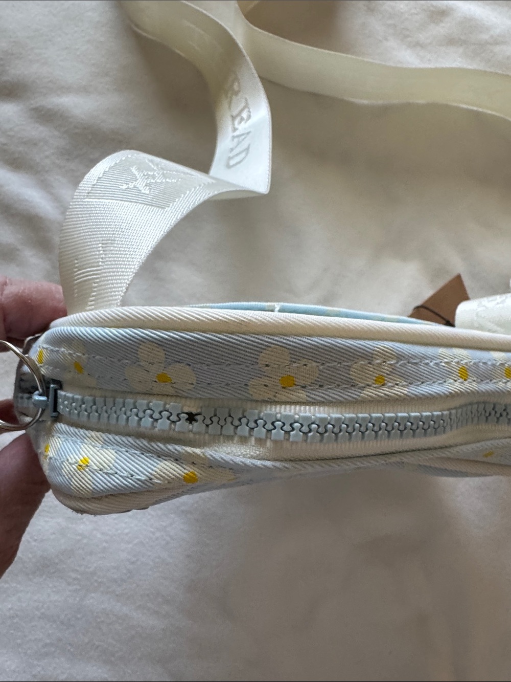 Thread Fanny pack -defects - Picture 4 of 14